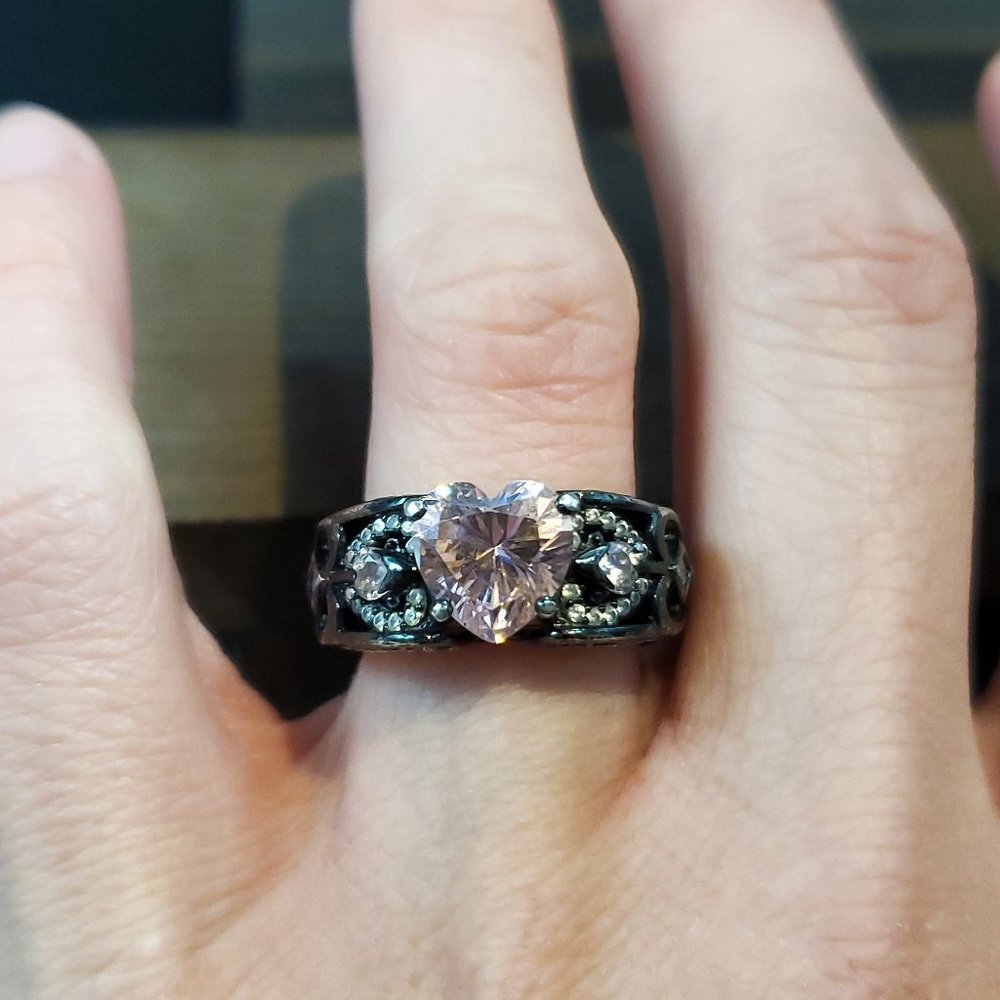 Size 6 925 Sterling Silver Dark Tone Vancaro Cubic Zirconia Heart Ring